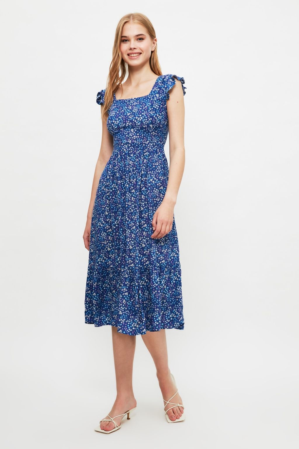 TRENDYOLMILLA Lacivert Cicek Desenli Kare Yaka A Kesim Viskon Midi Dokuma Elbise TWOSS20EL3331  фото 13