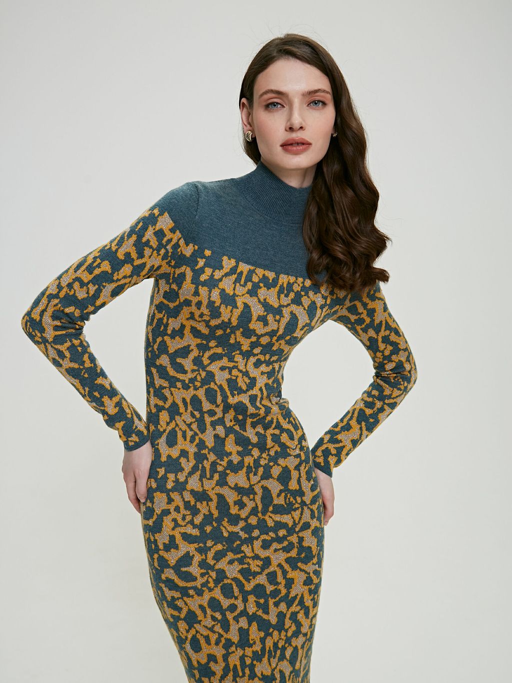 Платье со стилевым жаккардом листья