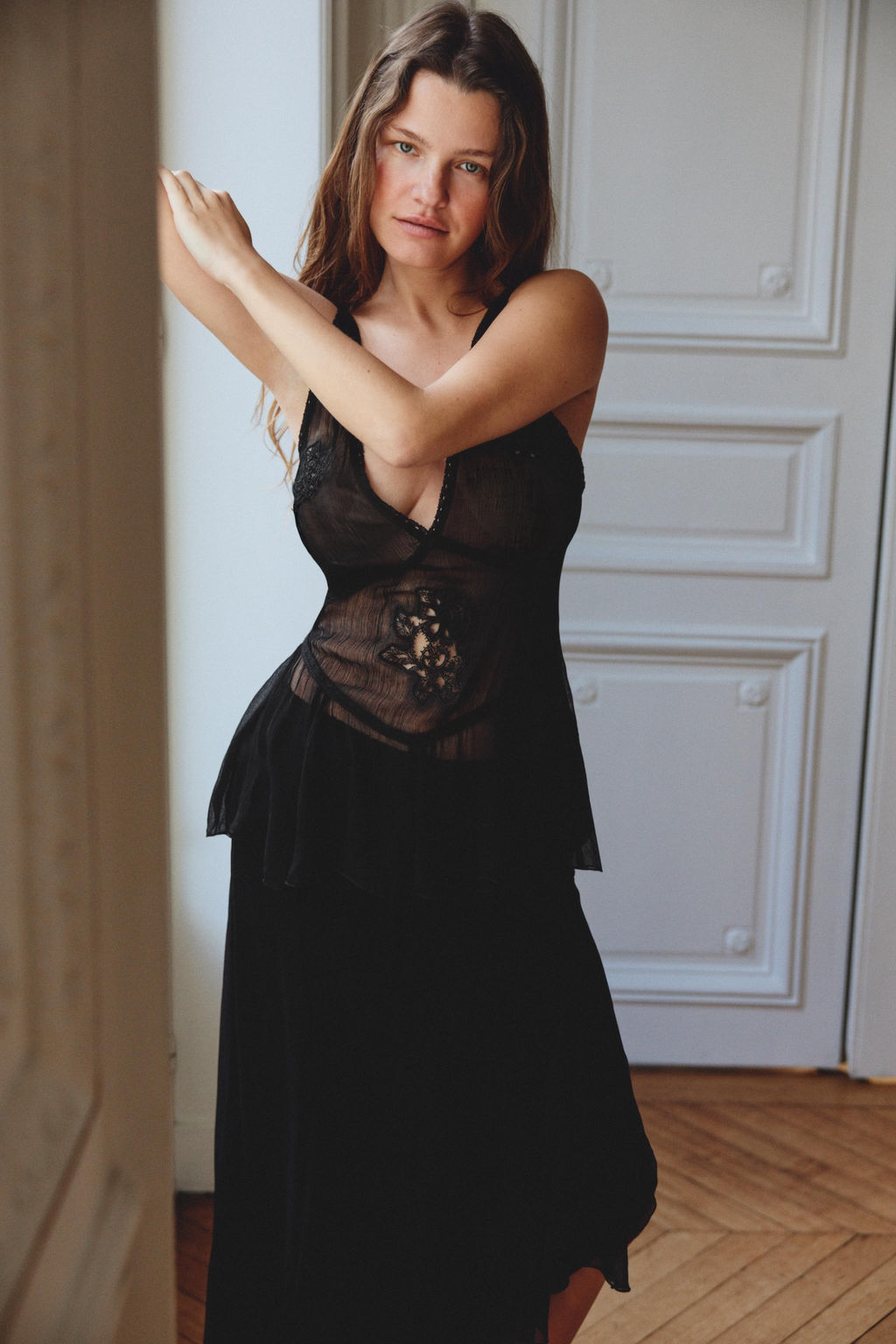 FALDA GASA ASIM?TRICA BORDADOS / Negro - Zara фото 2