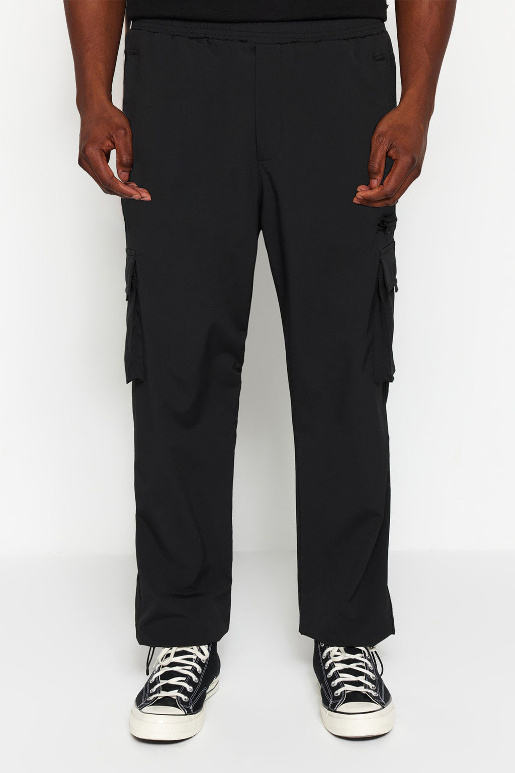 Trendyolmilla Man Siyah Jogger Teknik Parasut Kumas Buyuk Beden Pantolon TMNAW24AR00001
