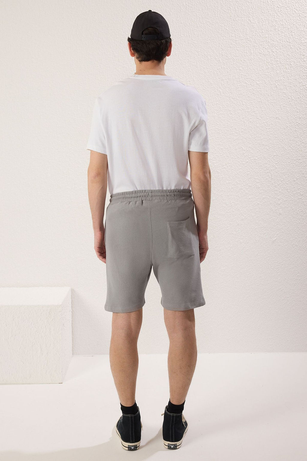 Siyah-Gri 2li Paket Regular/Normal Kesim %100 Pamuklu Dokulu Sort & Bermuda TMNSS25SR00040