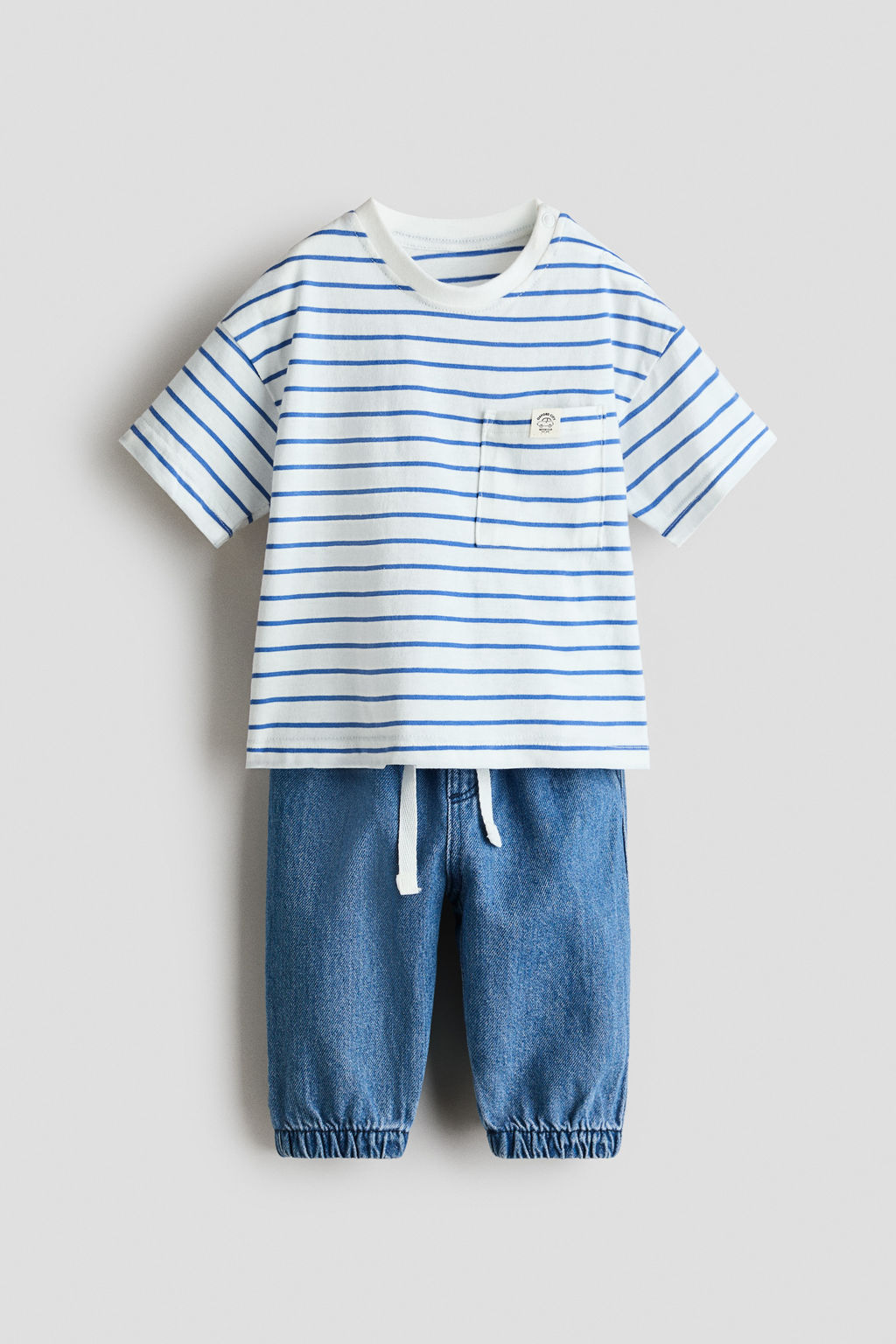 Conjunto de 2 piezas con camiseta y joggers