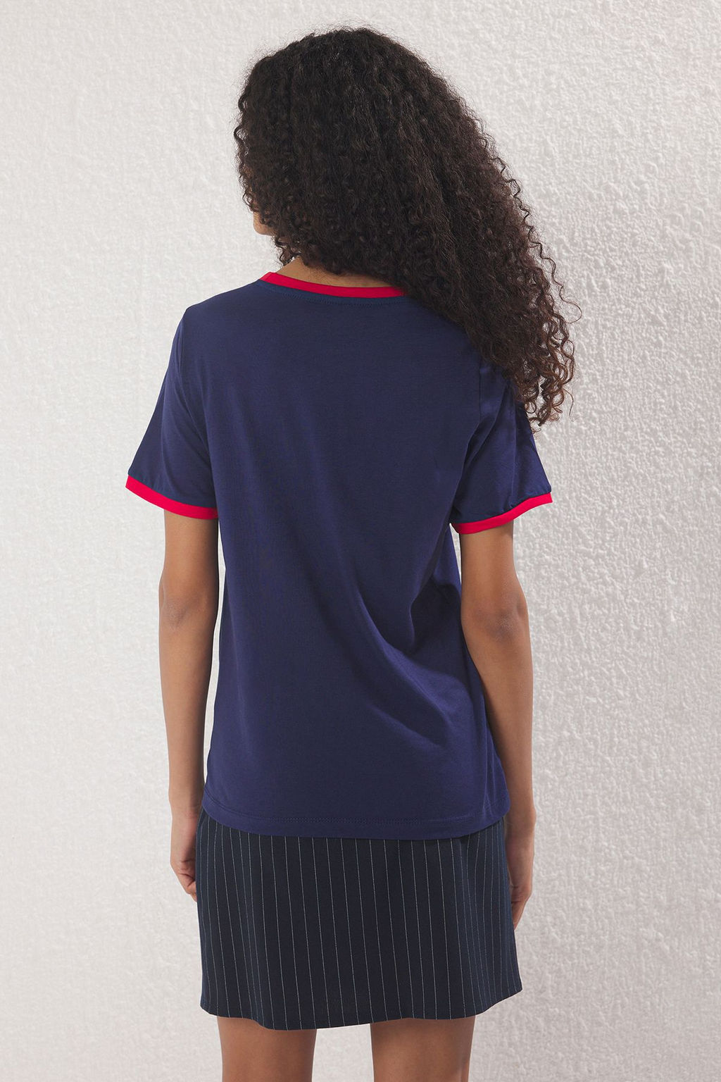 Lacivert %100 Pamuk Kontrast Biyeli Slogan Bask?l? Regular/Normal Kal?p Orme T-Shirt TWOSS24TS00105