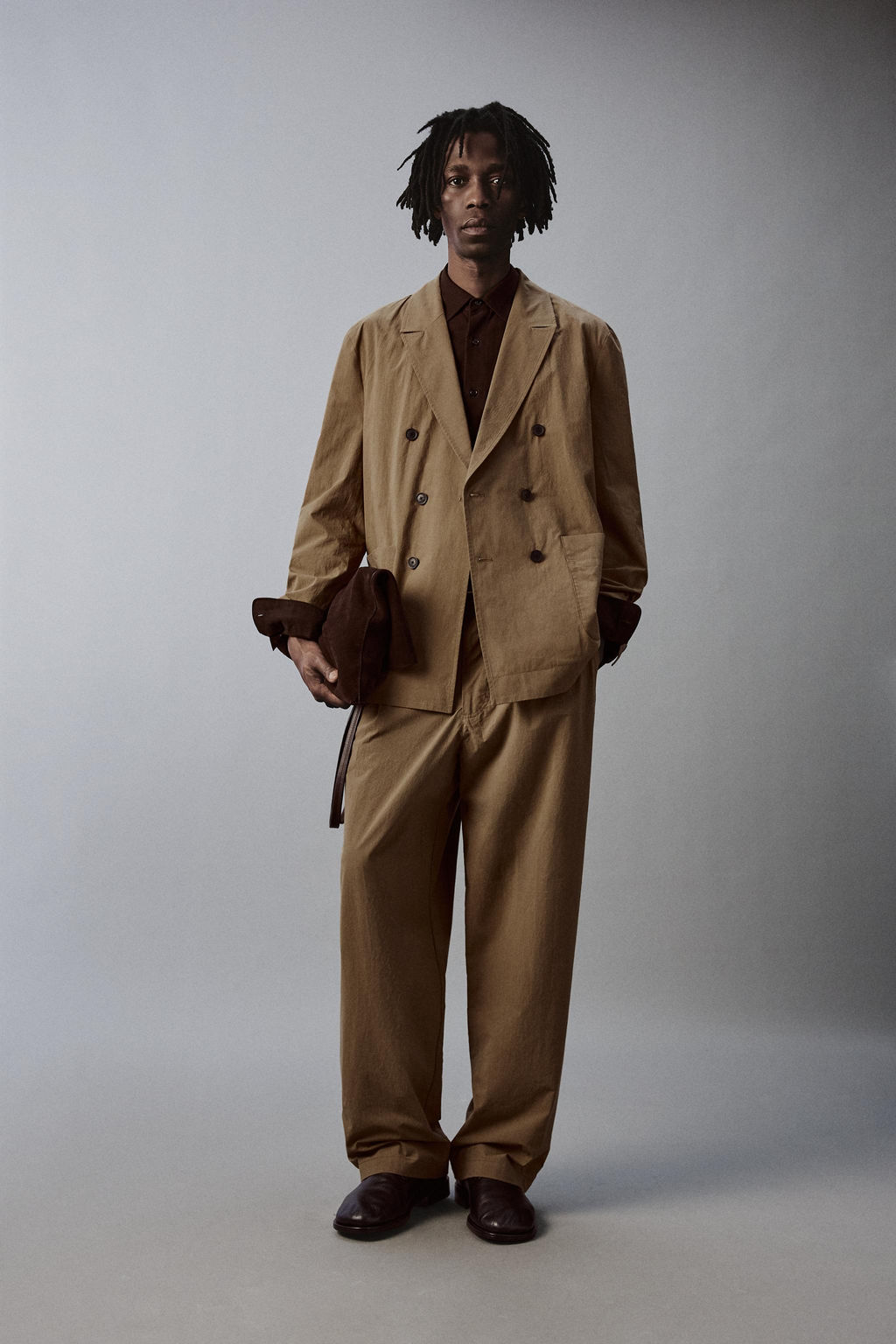 BLAZER CRUZADA TRAJE RELAXED FIT / Camel claro