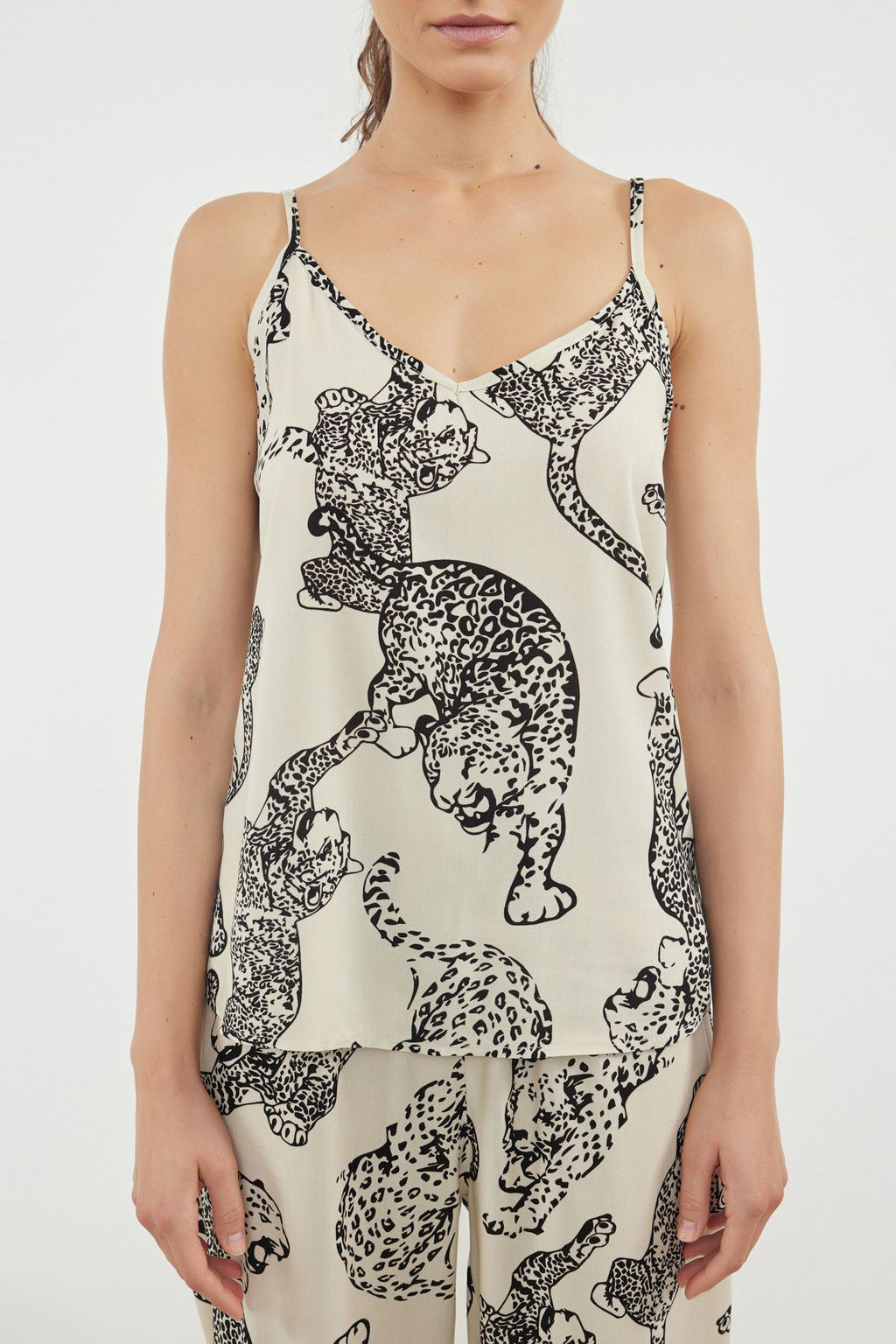 Trendyolmilla Lacivert Kaplan Desenli Ip Ask?l? Viskon Dokuma Pijama Tak?m? THMSS24PT00127  фото 17