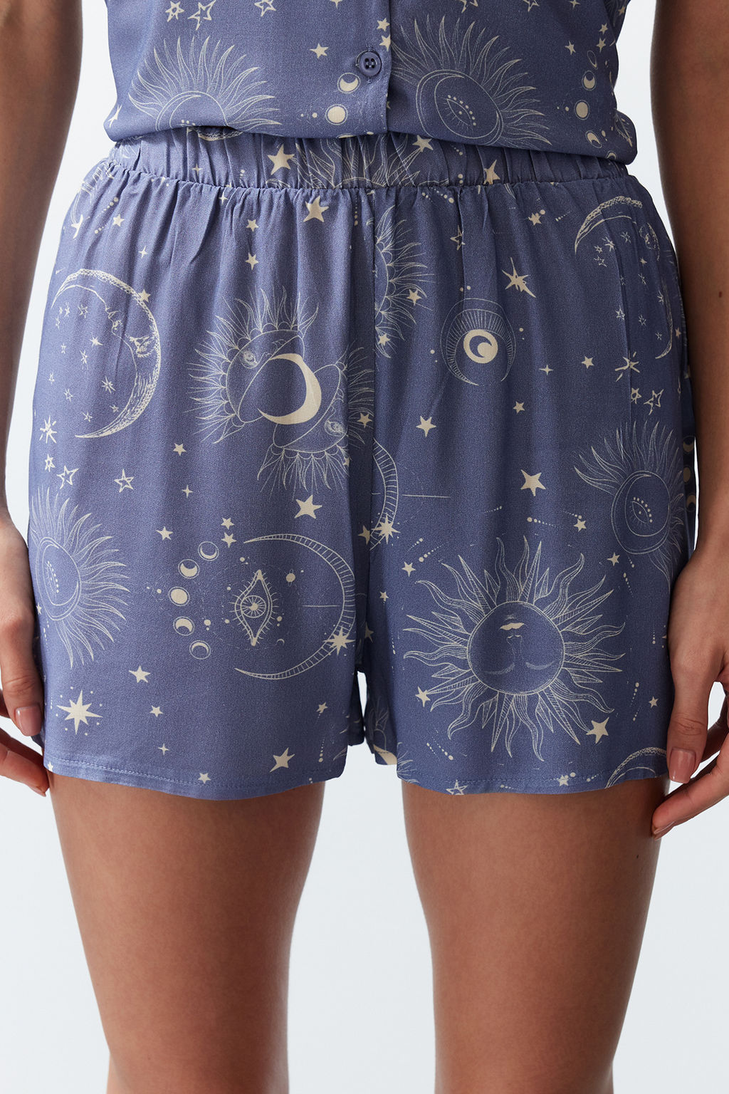 Trendyolmilla Kad?n Couple/Cift Mavi Galaksi Desenli Viskon Sortlu Dokuma Pijama Tak?m? THMSS24PT00135  фото 6