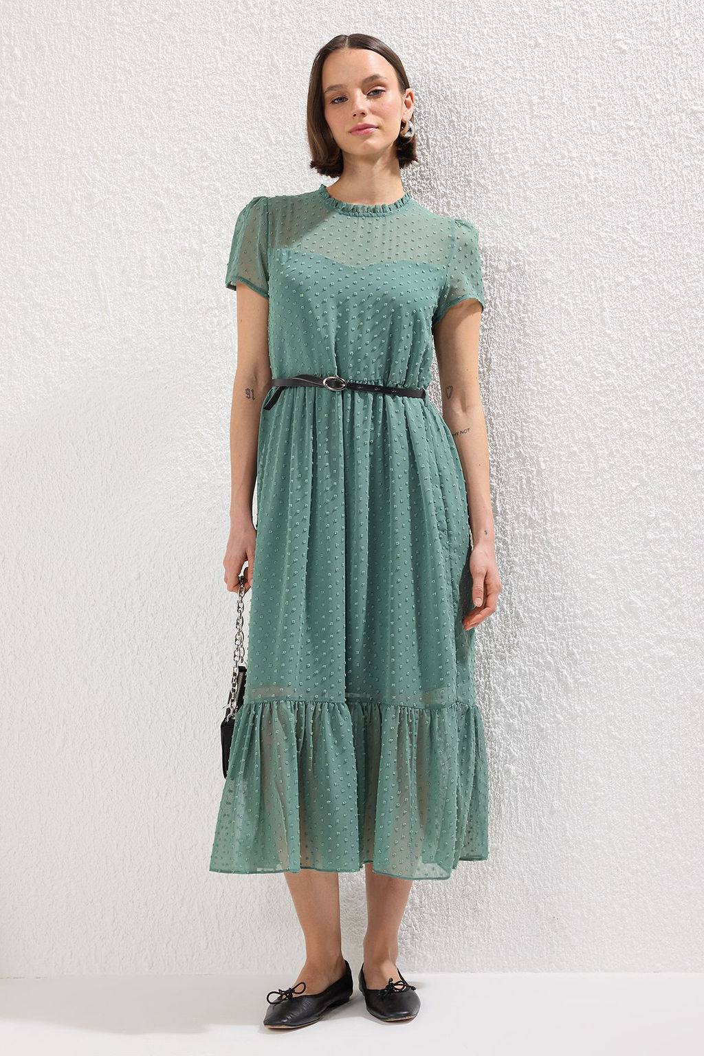 TRENDYOLMILLA Siyah Kemerli A Kesim Astarl? Midi Dokuma Elbise TWOSS20EL0983