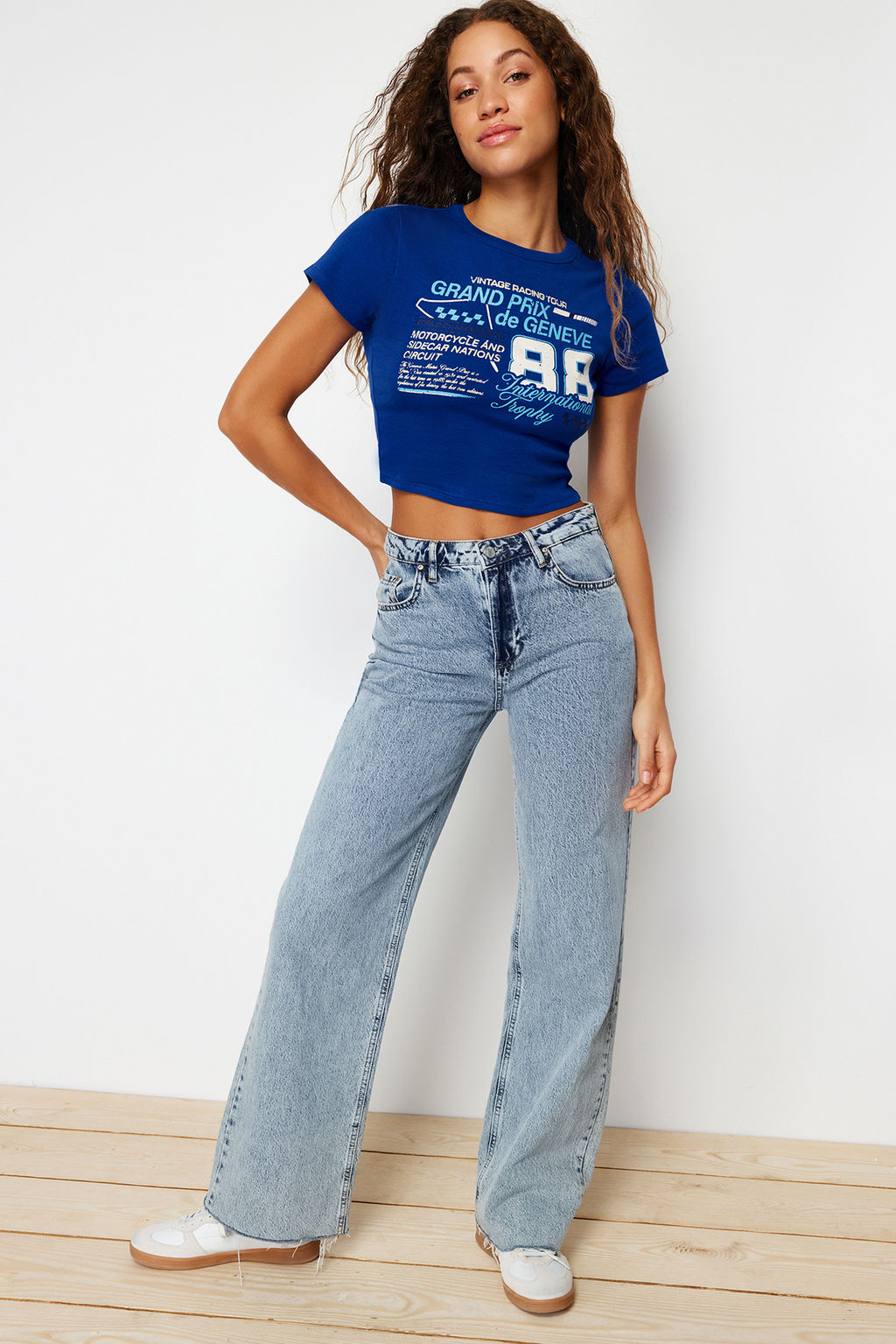 TRENDYOLMILLA Antrasit %100 Pamuk Slogan Bask?l? Fitted/Vucuda Oturan Crop Orme T-Shirt TWOSS23TS00319  фото 2