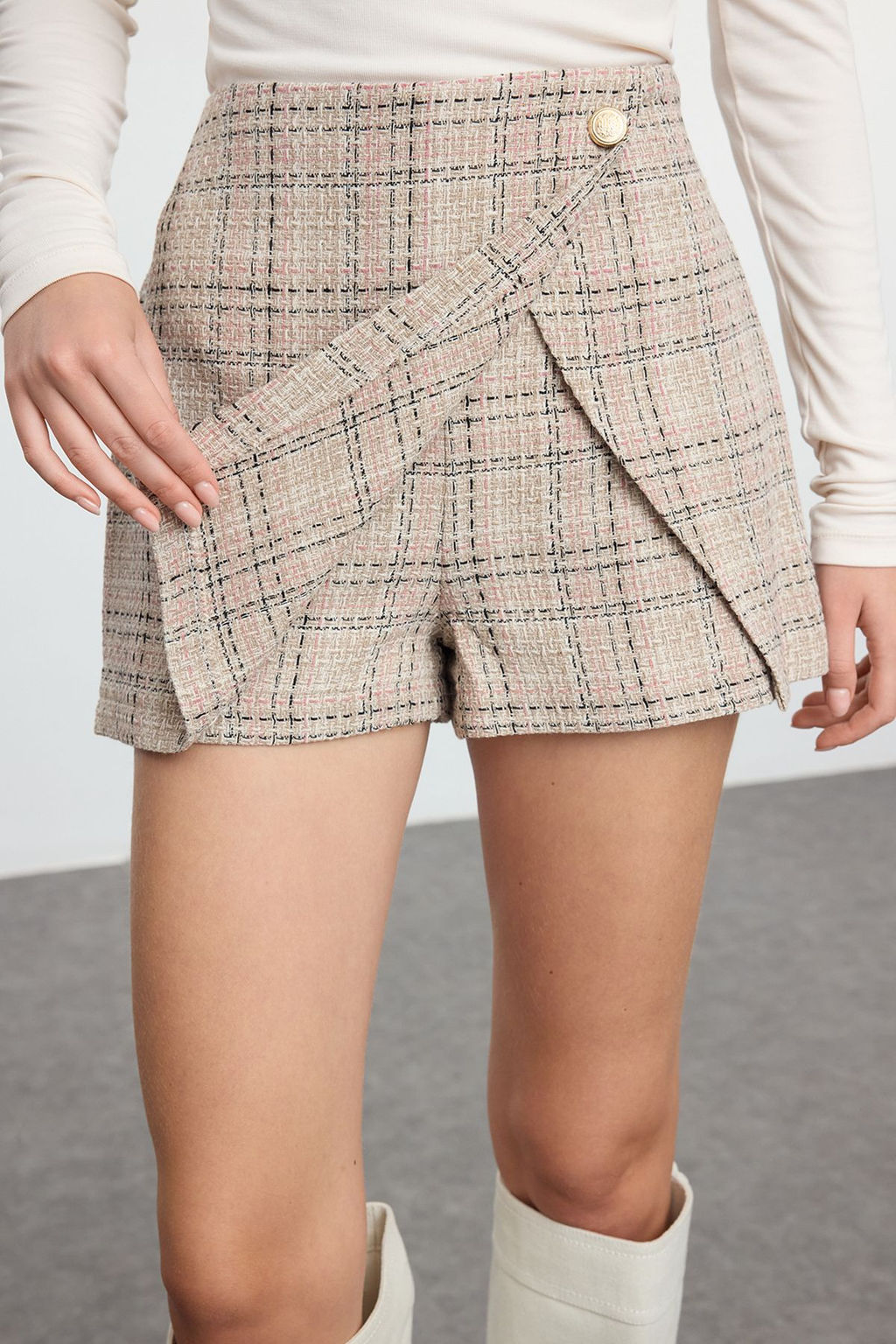 TRENDYOLMILLA Pembe Yuksek Bel Tuvit Dokuma Sort Etek TWOAW23SR00029 фото 4