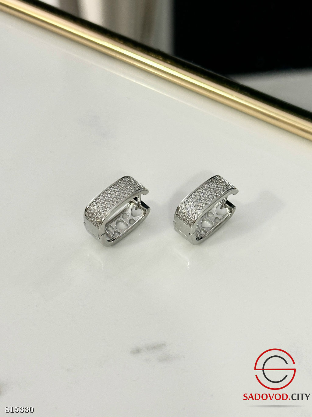 Серьги с камнями из медицинской стали