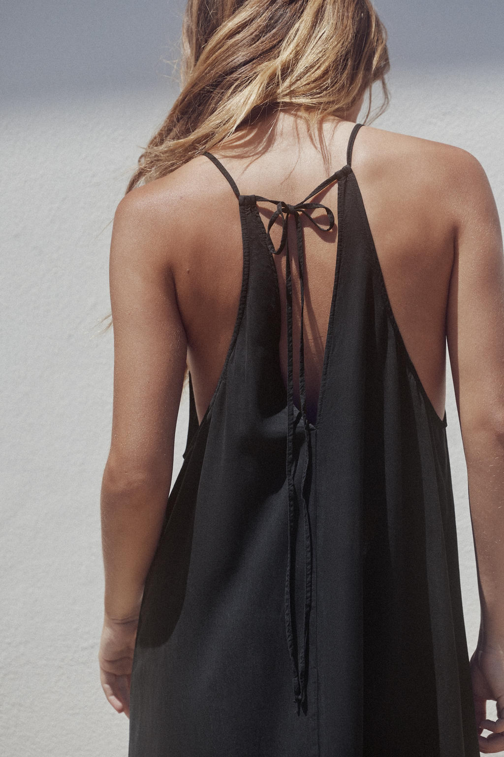 HALTERNECK DRESS WITH GATHERING - Zara фото 13