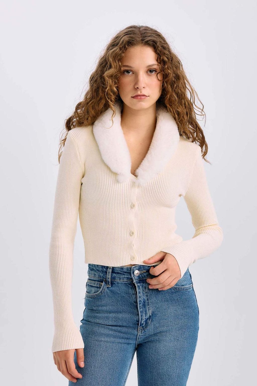 Slim Fit Dar Kesim Suni Kurklu V Yaka Dugmeli Triko H?rka - Defacto фото 3