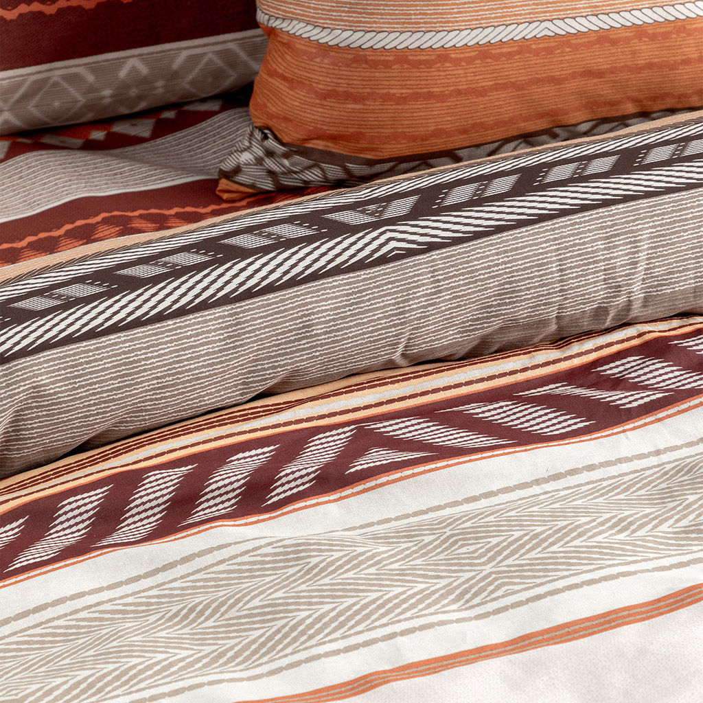 Постельное белье, комплект Евростандарт "Палермо", 4 предмета: пододеяльник на пуговицах 200х215см, простыня классическая 220х240см, 2 наволочки 70х70см с клапаном-запахом, бязь "Комфорт" 121г/м2, хлопок 100%, упаковка "классическая" ПВХ 32х41см, "До