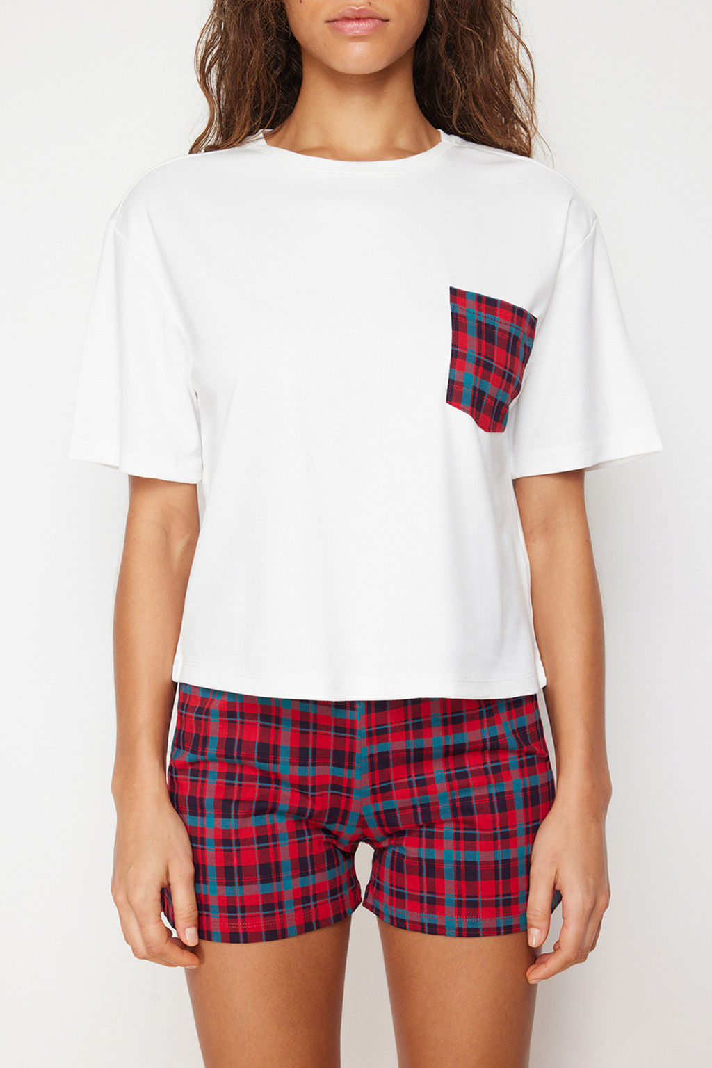 Trendyolmilla Beyaz Cok Renkli %100 Pamuklu Ekoseli Sortlu Orme Pijama Tak?m? THMSS24PT00037