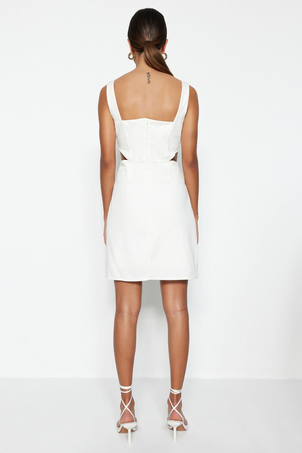 TRENDYOLMILLA Haki A-Kesim Mini Pamuklu Pencere/Cut Out Detayl? Detayl? Kare Yaka Dokuma Elbise TWOSS23EL00596  фото 6