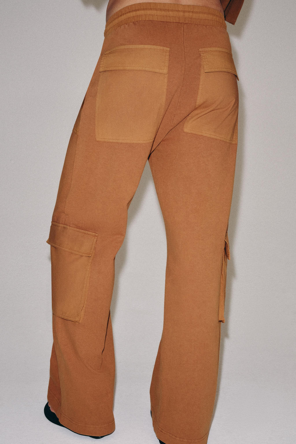 PANTAL?N CARGO EFECTO LAVADO / Naranja quemado - Zara фото 3
