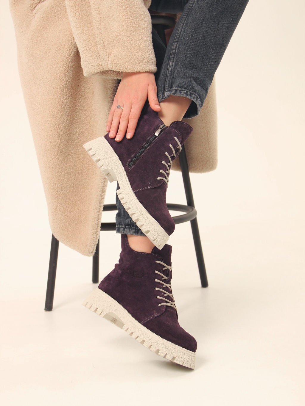 Ботинки 228.V.1541be.Сливовая замша/байка