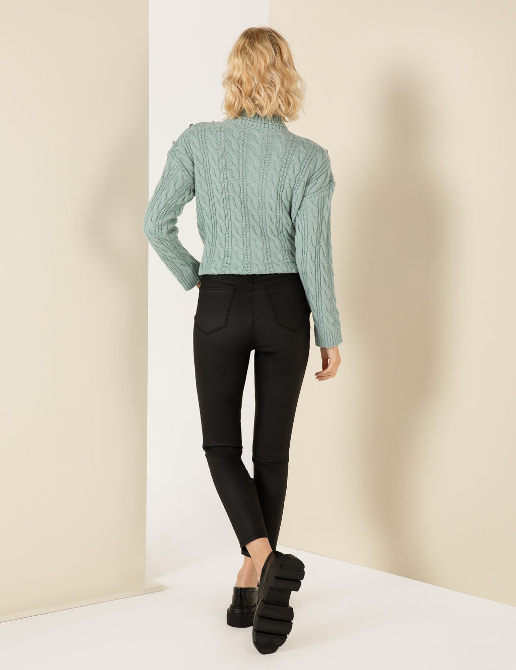 Siyah Cep Detayl_ Slim Fit Spor Pantolon