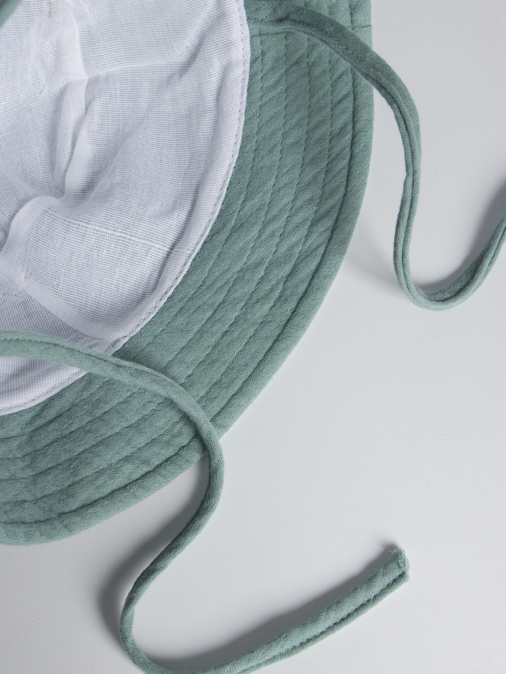 Панама детская однотонная муслин, на завязках, оливковый