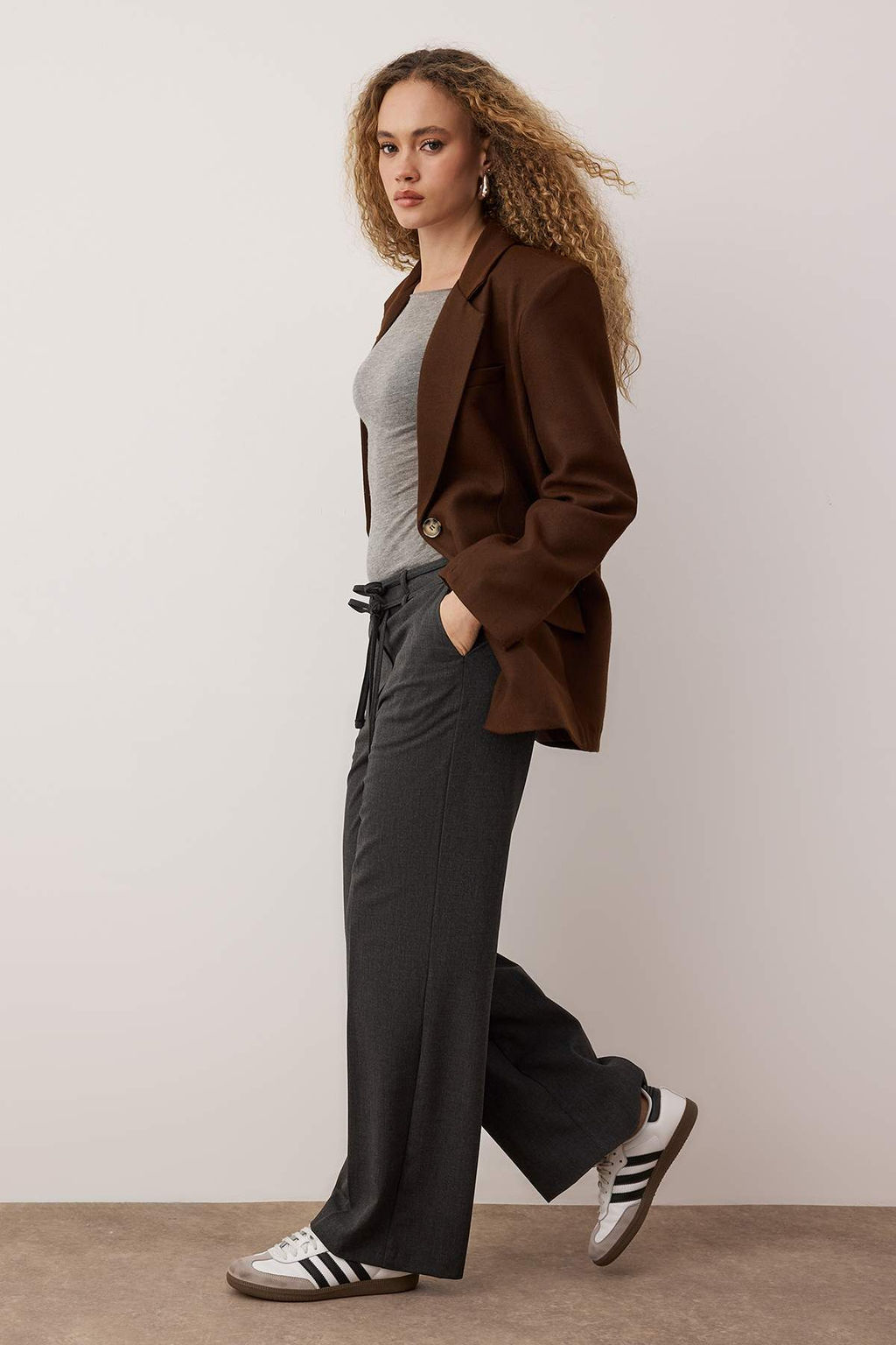 Antrasit Bagc?k Detayl? Dusuk Bel Wide Leg/Genis Paca Pantolon TWOAW26PL00008