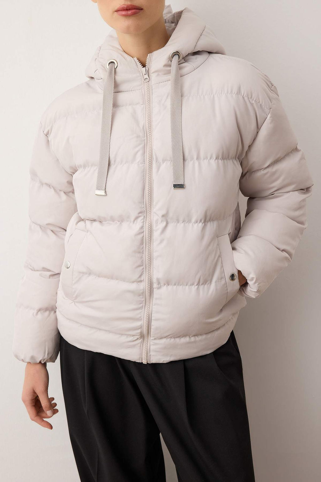 TRENDYOLMILLA Siyah Kapusonlu Su Itici Sisme Mont TWOAW21MO0022  фото 35