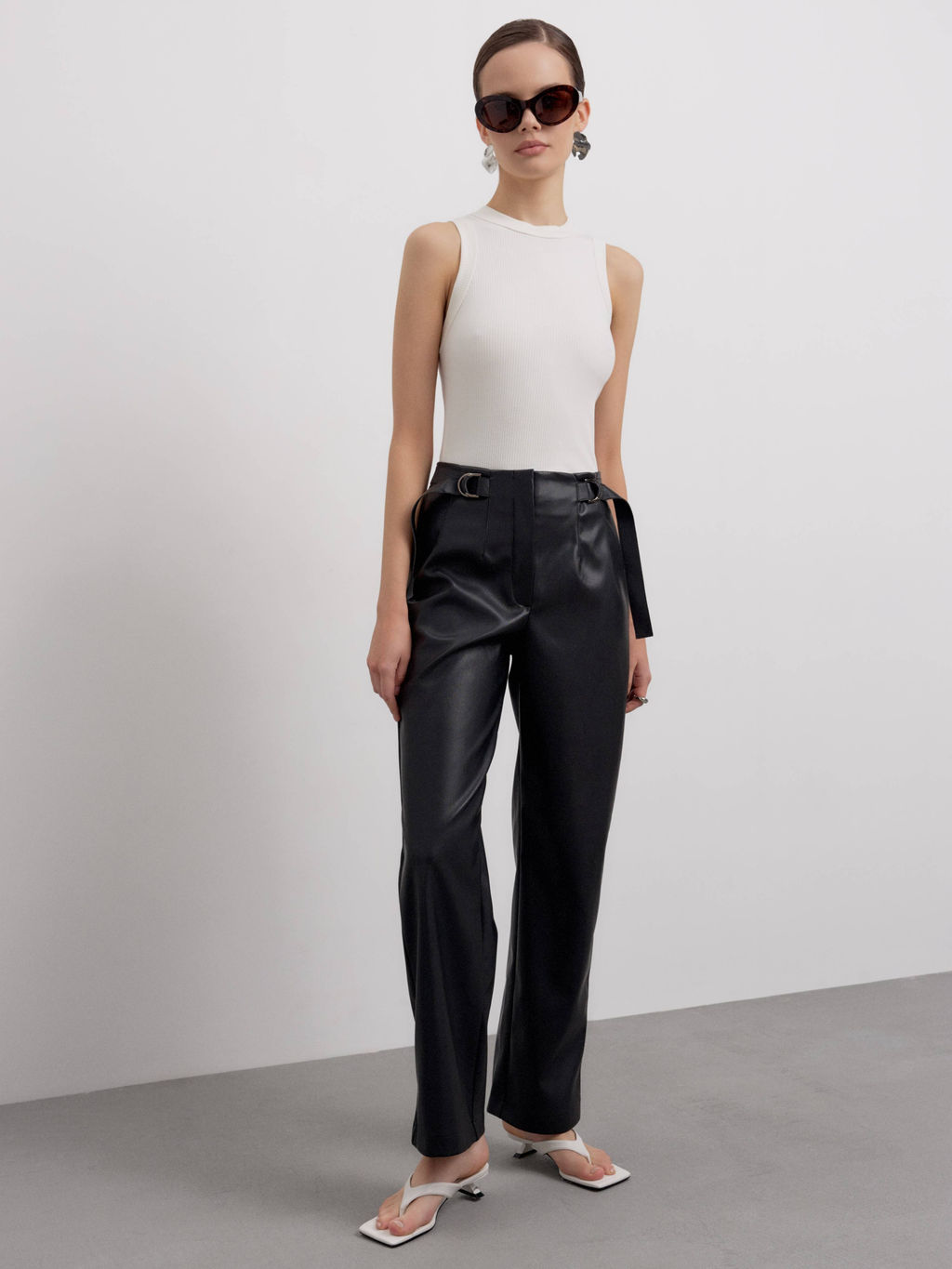 CONTE Брюки из экокожи с патами на талии LBK 2854 black