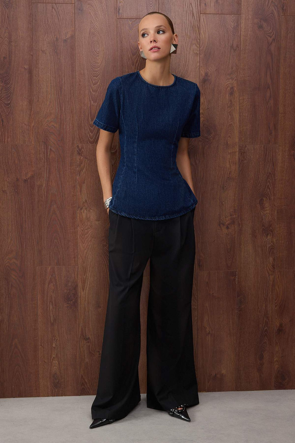 Ozel Koleksiyon Koyu Mavi K?sa Kollu Volanl? Denim Bluz TWOAW26BZ00050 - Trendyolmilla фото 4