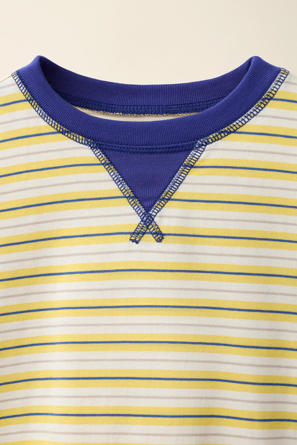 CAMISETA PESPUNTES CONTRASTE CREATED BY CARAMEL LONDON X ZARA / Amarillo claro
