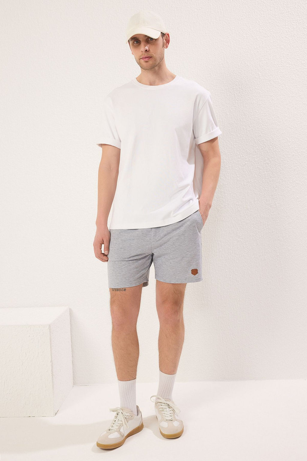 TRENDYOL MAN Lacivert-Gri Melanj 2li Regular/Normal Kesim Deri Etiketli Sort & Bermuda TMNSS25SR00041 - Trendyolmilla фото 2