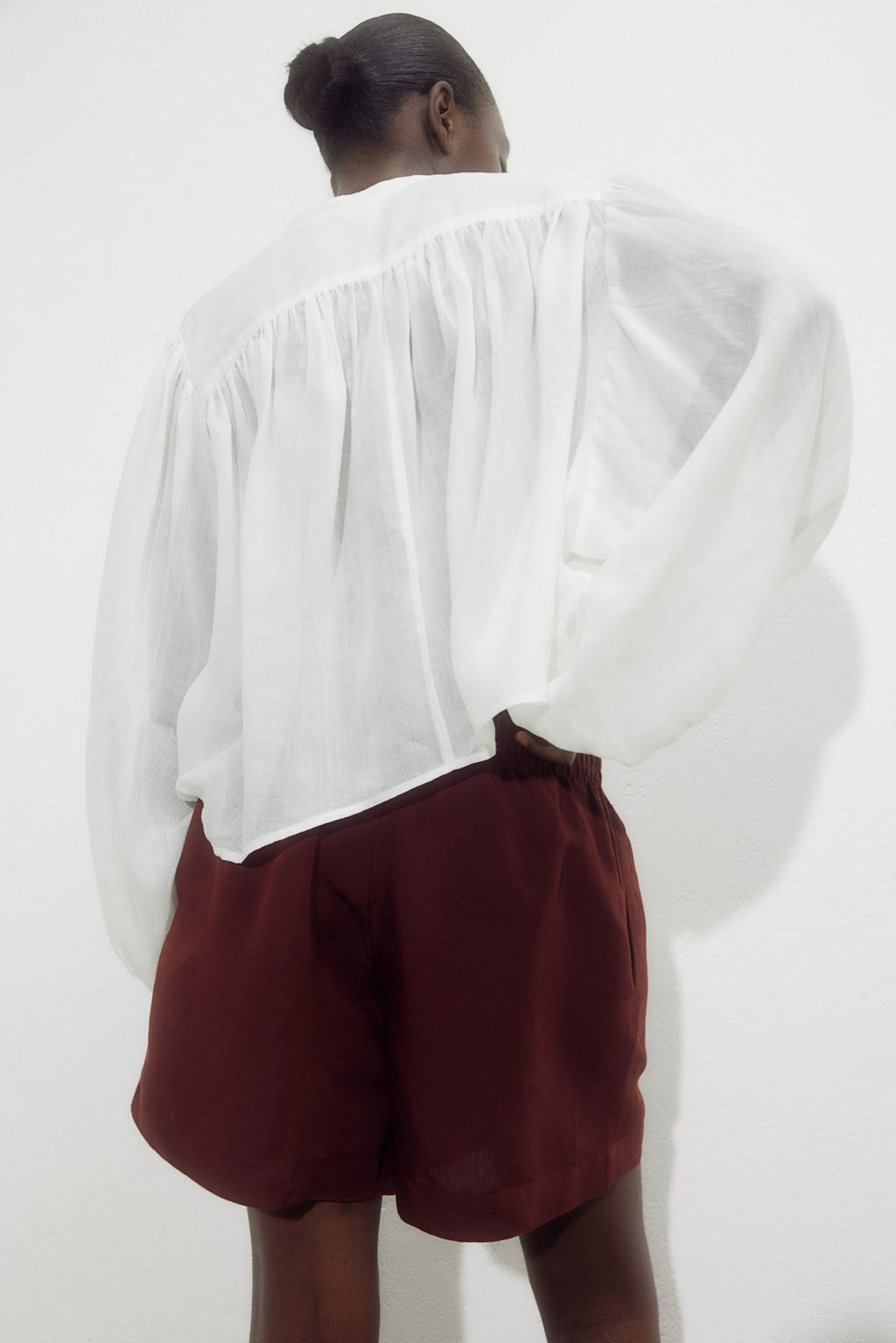 Pantalon corto en mezcla de lino - H&m фото 4