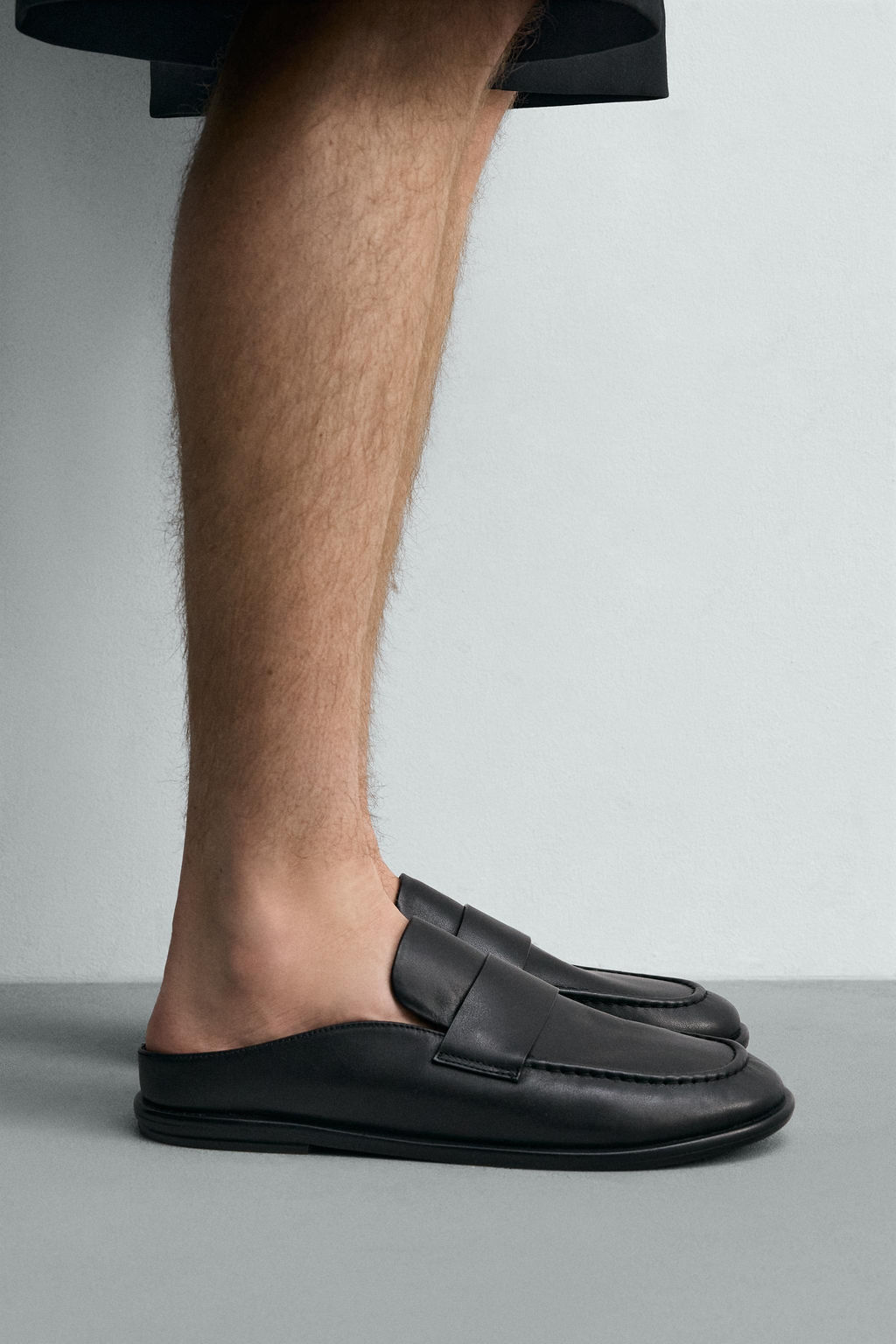 MOCAS?N DESTALONADO PIEL / Negro - Zara фото 2