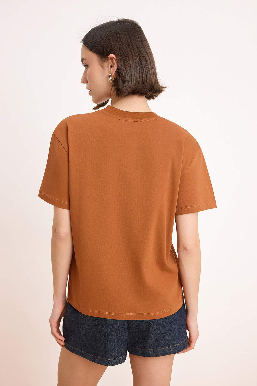 Ac?k Kahverengi %100 Pamuk Basic Regular/Normal Kal?p Dik Yaka Orme T-Shirt TWOAW20TS0096