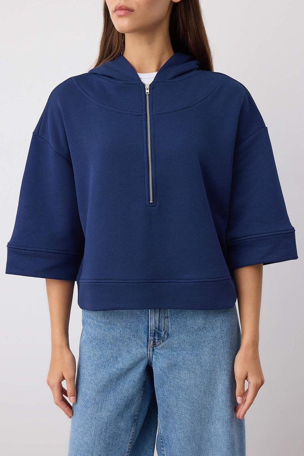 Lacivert Kapusonlu Fermuar Detayl? Truvakar Kol Kal?n Orme Sweatshirt TWOAW26SW00024