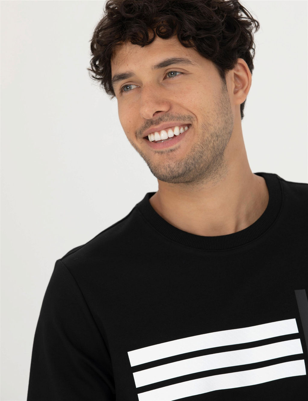 Siyah Regular Fit Sweatshirt