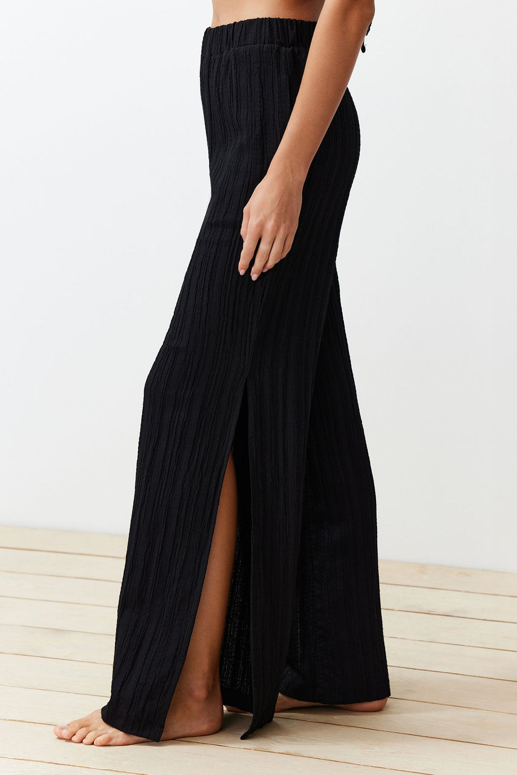 Siyah Dokuma Keten Kar?s?ml? Bluz Pantolon Plaj Tak?m TBESS24AU00030