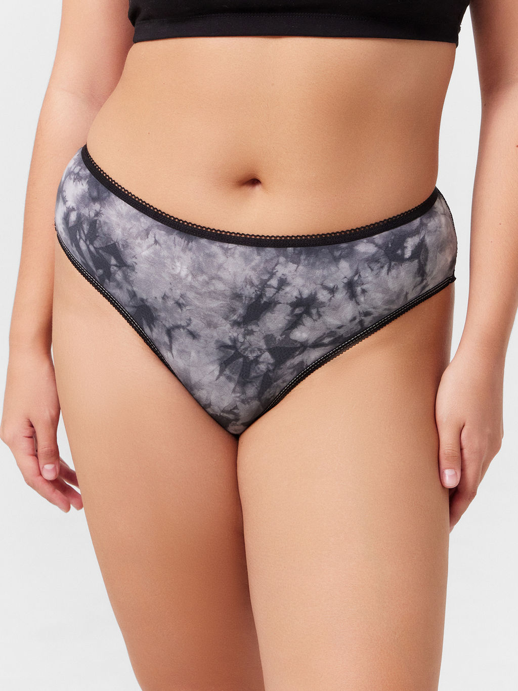 Цена за 2 штуки! Трусы женские классические черные в технике тай-дай черный2 412447 - Mark formelle фото 2