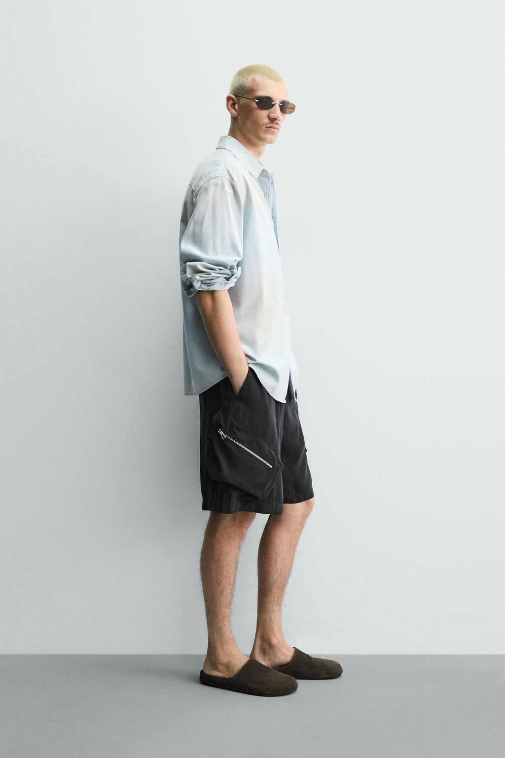 BERMUDA CARGO FLUIDA RELAXED FIT / Negro