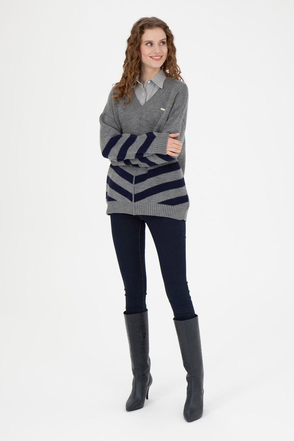 Kad_n Gri Melanj V Yaka Triko Kazak