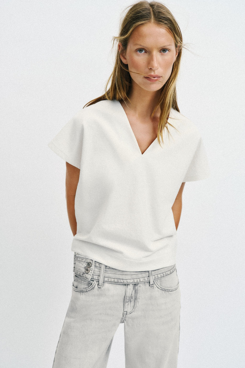 CAMISETA R?STICA ESCOTE PICO / Blanco roto