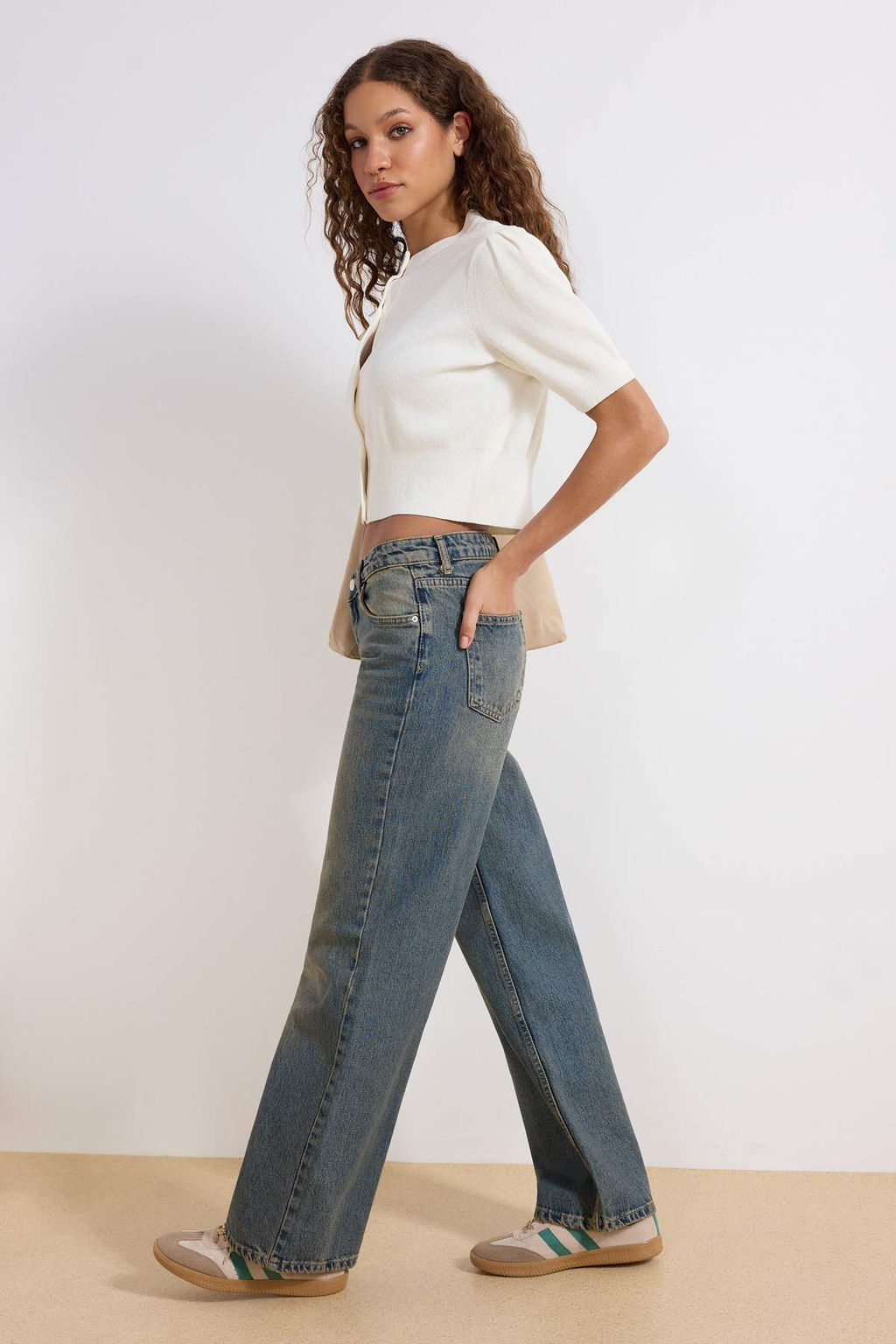 Koyu Mavi Premium Vintage Y?kama Efektli Dusuk Bel Wide Leg Jeans TWOSS25JE00083 - Trendyolmilla фото 6