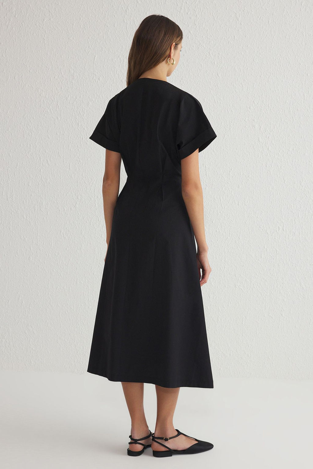 TRENDYOLMILLA Siyah Belden Ac?lan Midi Dokuma Gomlek Elbise TWOSS24EL00052  фото 5
