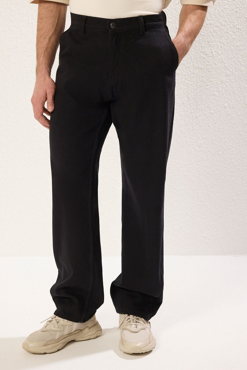 TRENDYOL MAN Siyah Baggy/Bol Paca Gabardin %100 Pamuklu Rahat Pantolon TMNSS25PL00021 - Trendyolmilla фото 3