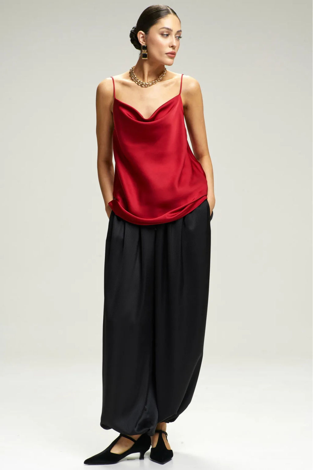 Топ на тонких бретелях Red