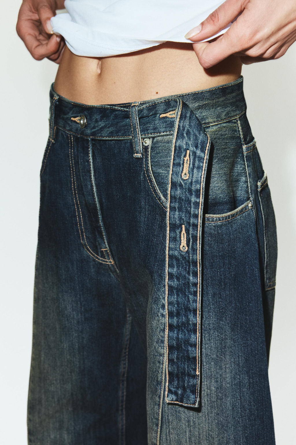 TRF OVERSIZE MID-WAIST JEANS - Zara фото 2