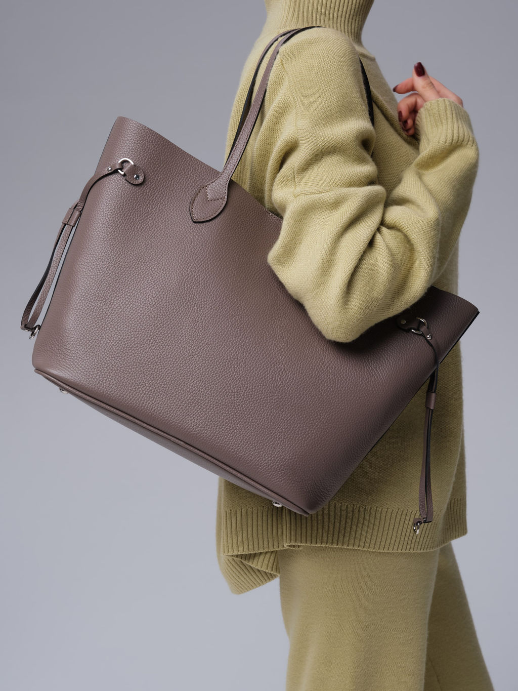 Сумка кожаная шоппер Deboro 30890 тауп