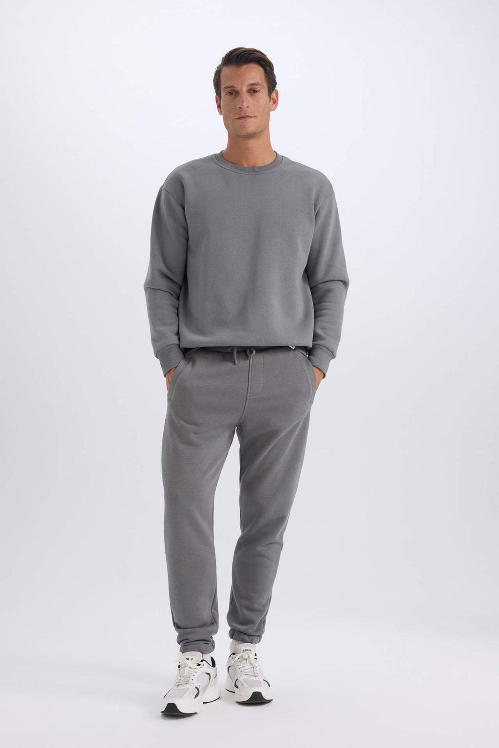 Jogger Esofman Alt? Standart Fit Basic Duz Beli Bagc?kl? Lastikli Paca Cepli - Defacto фото 7