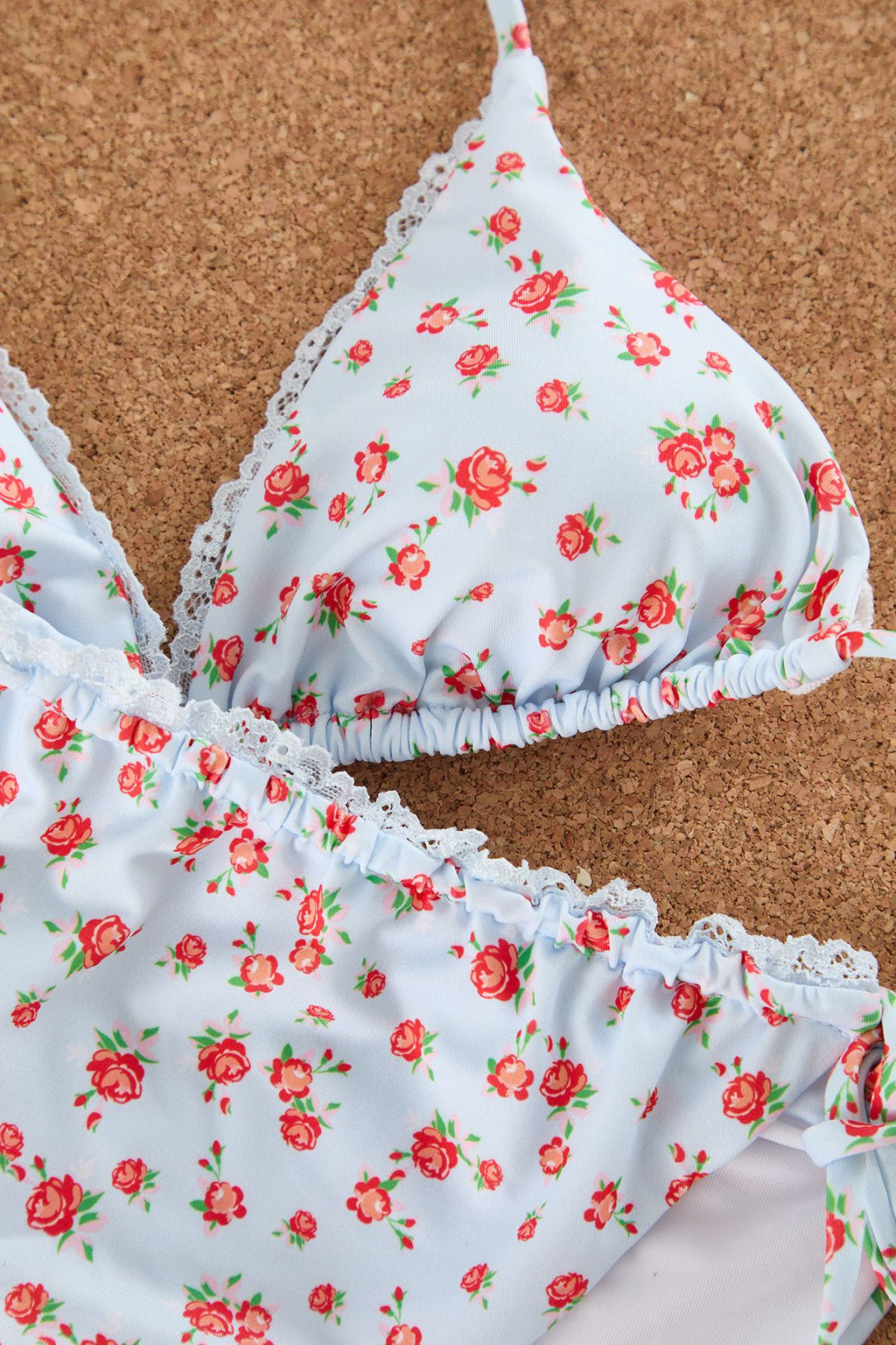 Trendyolmilla Cicek Desenli Ucgen Serit Detayl? Regular Pretty Bikini Tak?m? TBESS25BT00077 фото 7