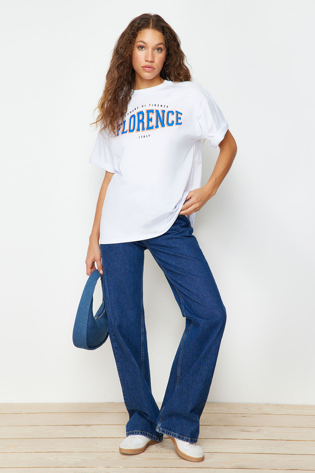 TRENDYOLMILLA Beyaz %100 Pamuk Bisiklet Yaka Bask?l? Oversize/Genis Kal?p Orme T-Shirt TWOSS22TS0994  фото 14