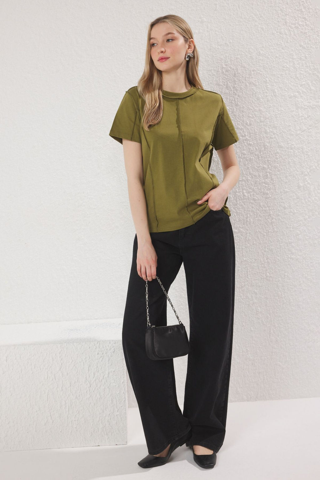 TRENDYOLMILLA Haki %100 Pamuk Dikis Detayl? Regular/Normal Kal?p Orme T-Shirt TWOSS25TS00135  фото 12