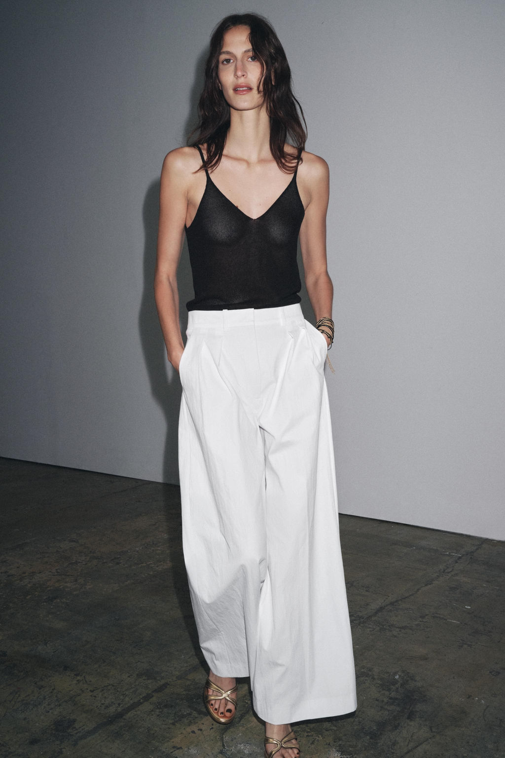 ZW COLLECTION TECHNICAL-EFFECT DARTED TROUSERS - Zara фото 12